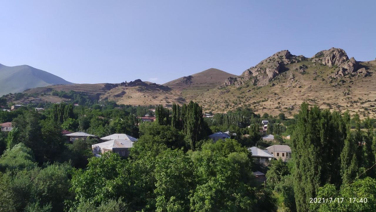 Verishen Guest House B&B Goris Exterior photo