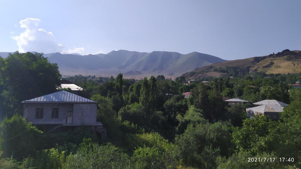 Verishen Guest House B&B Goris Exterior photo