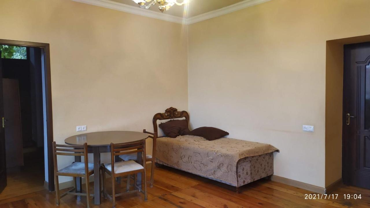 Verishen Guest House B&B Goris Exterior photo