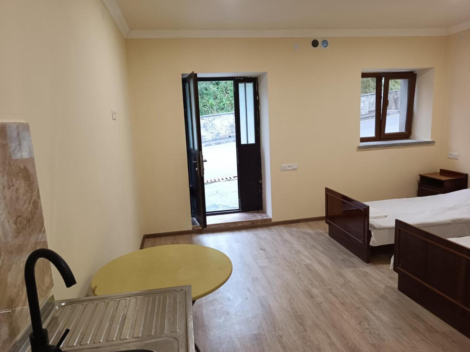 Verishen Guest House B&B Goris Exterior photo