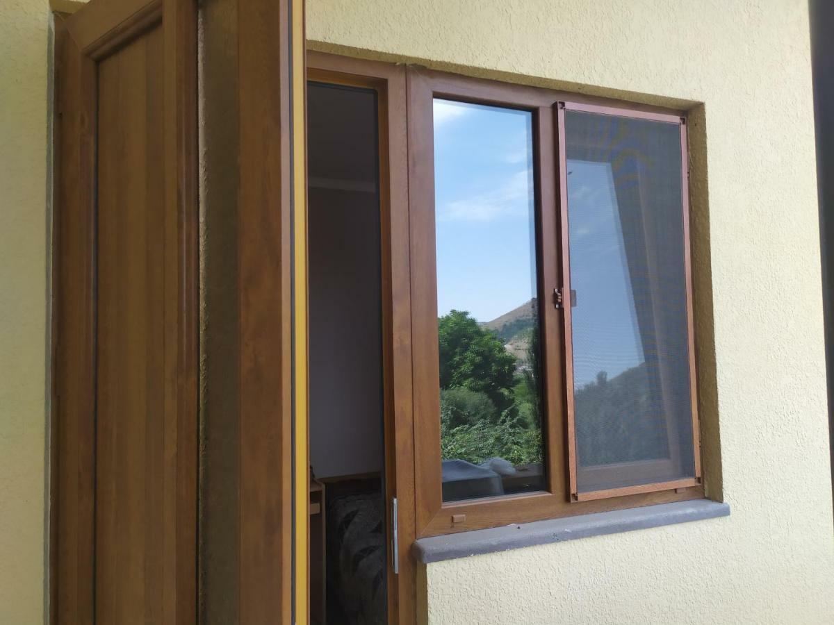 Verishen Guest House B&B Goris Exterior photo