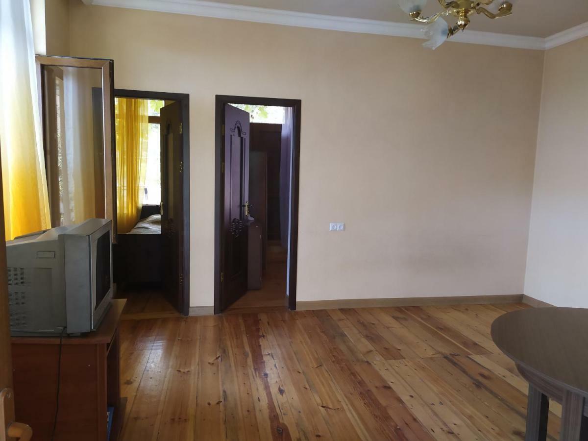 Verishen Guest House B&B Goris Exterior photo