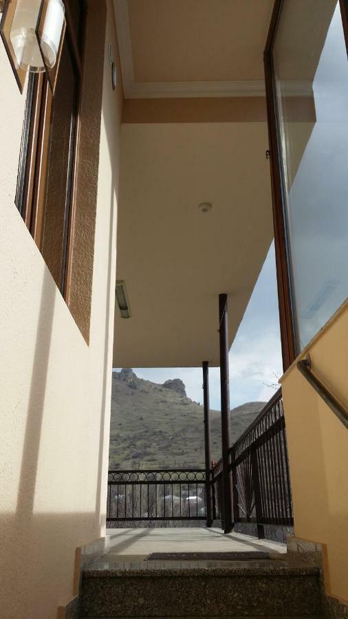 Verishen Guest House B&B Goris Exterior photo